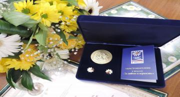 Медалями «За любовь и верность» наградили две семьи в Соболевском районе
